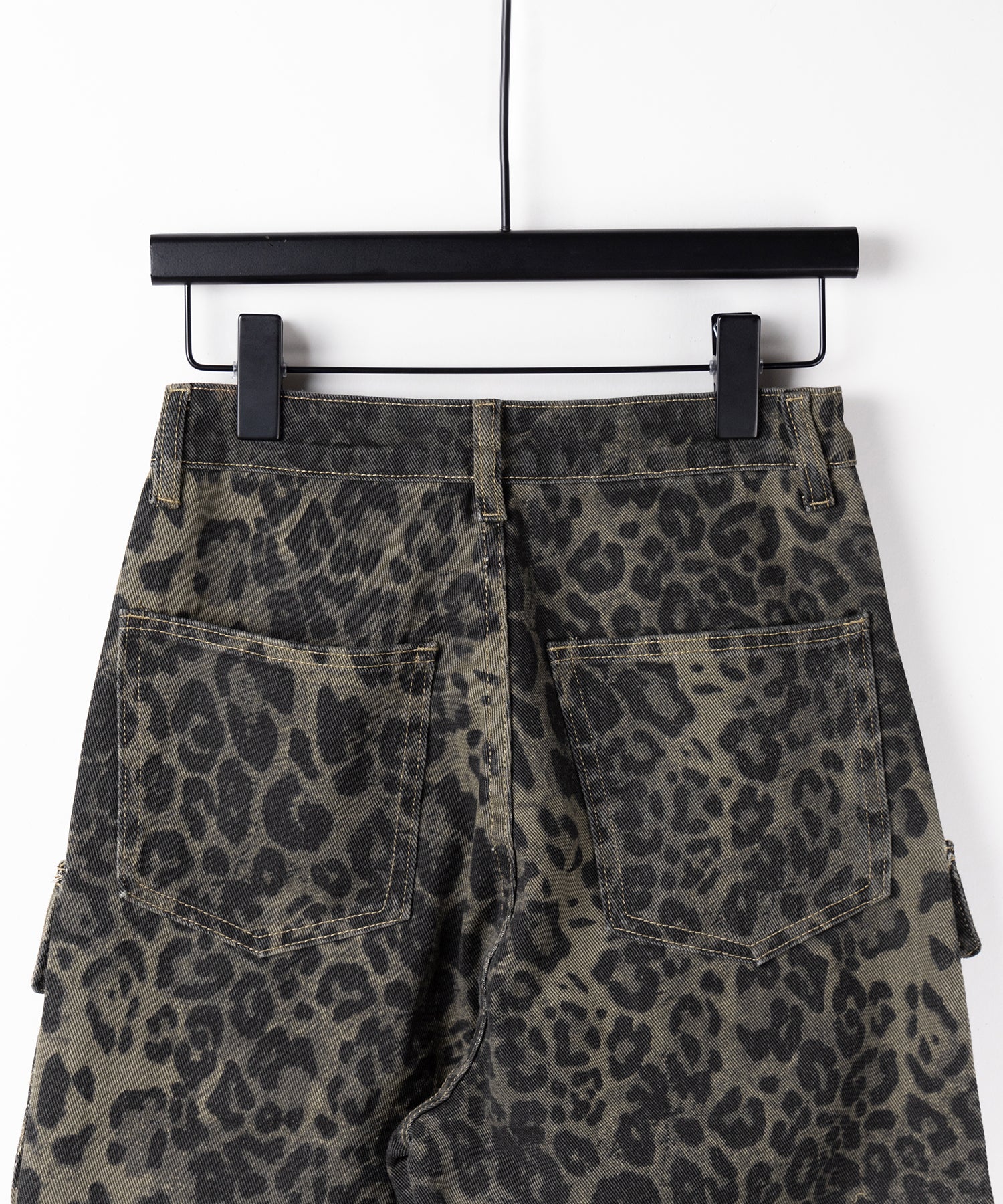 【 ２color ／ ４size 】レオパードヴィンテージタックワイドカーゴデニム ／ leopard vintage tuck wide cargo denim