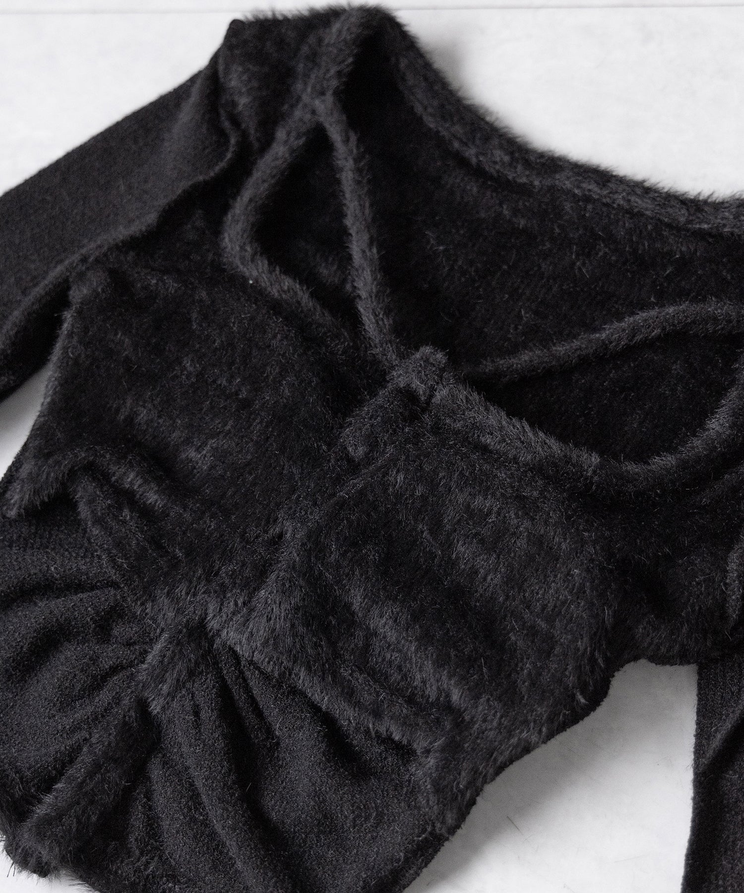 クロスストラップスクエアショートシャギーカーディガン ／ cross strap square short shaggy cardigan