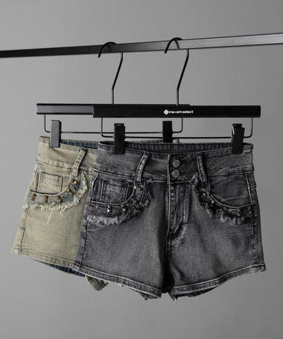 ヴィンテージライクスタッズスリムフィットデニムショートパンツ ／ vintage like studded slim-fit denim shorts