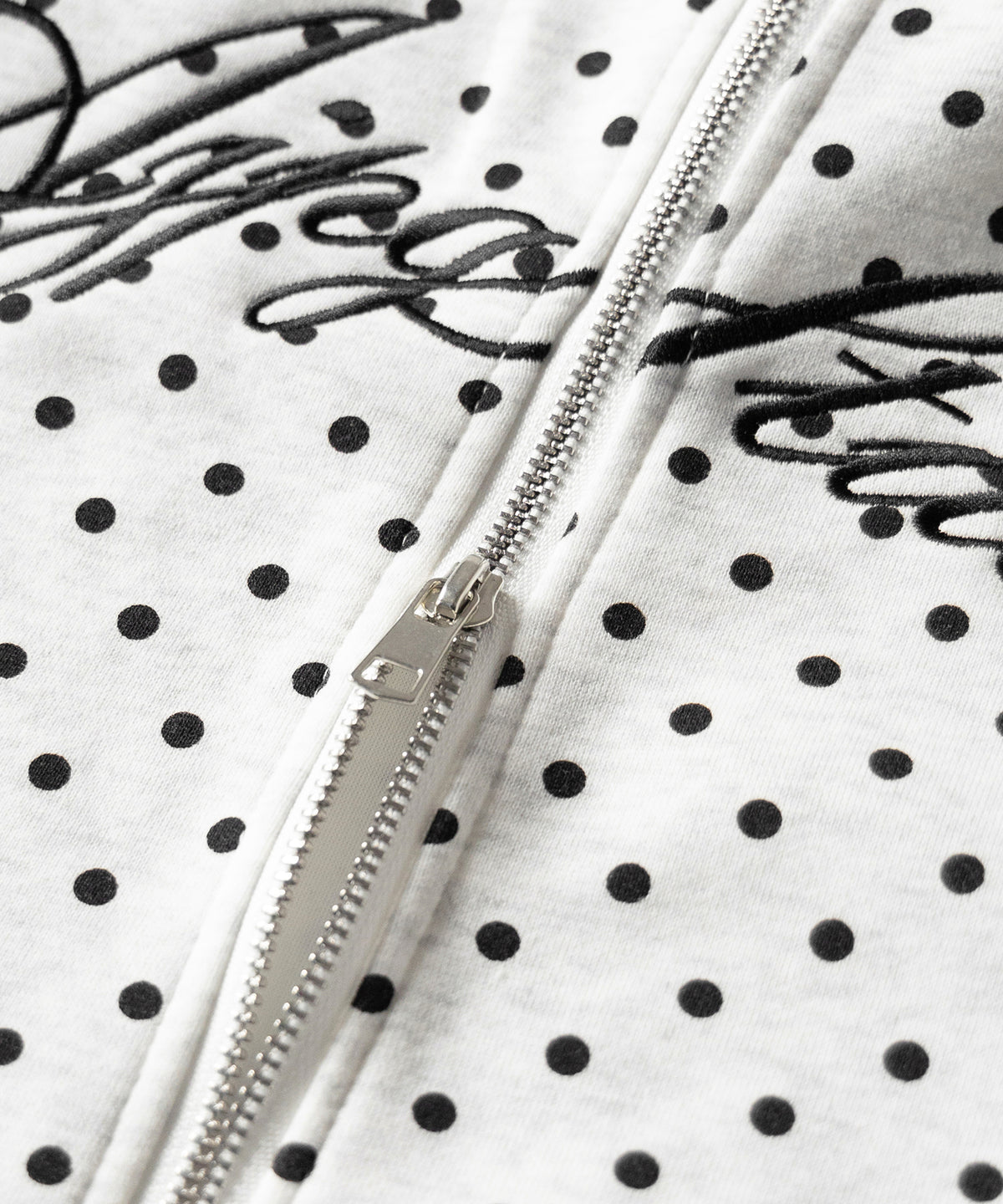 レタリングロゴ刺繍ドットラインオーバースウェットブルゾン ／ lettering logo embroidery dot line over sweat blouson