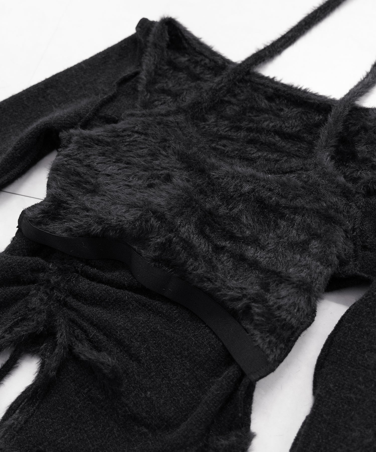 【 ３color 】クロスネックシャーリングリボンシャギートップス ／ cross neck shirring ribbon shaggy tops