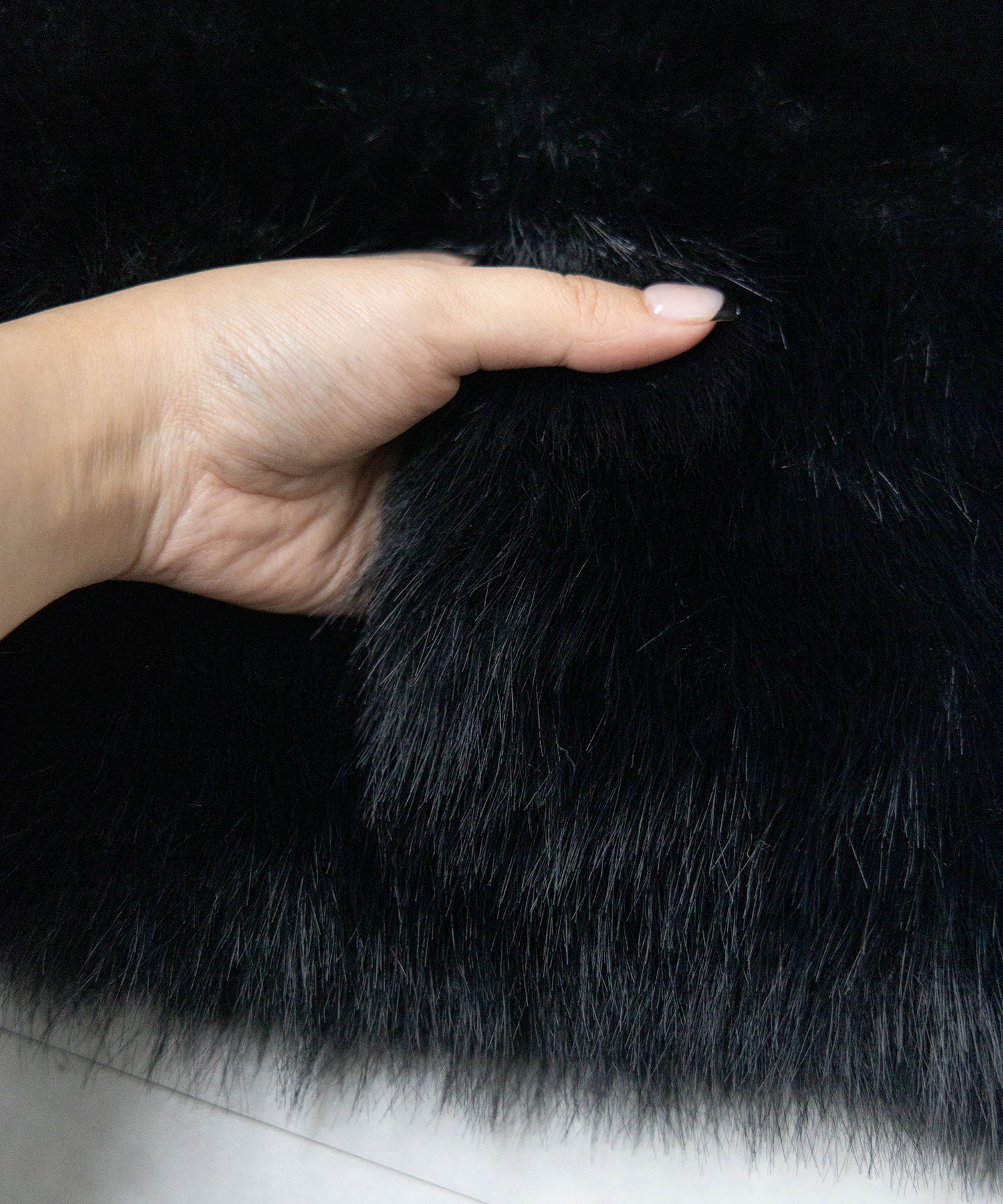 ジップアップスタンドカラーショートフェイクファーコート ／ zip up stand-collar short fake fur coat