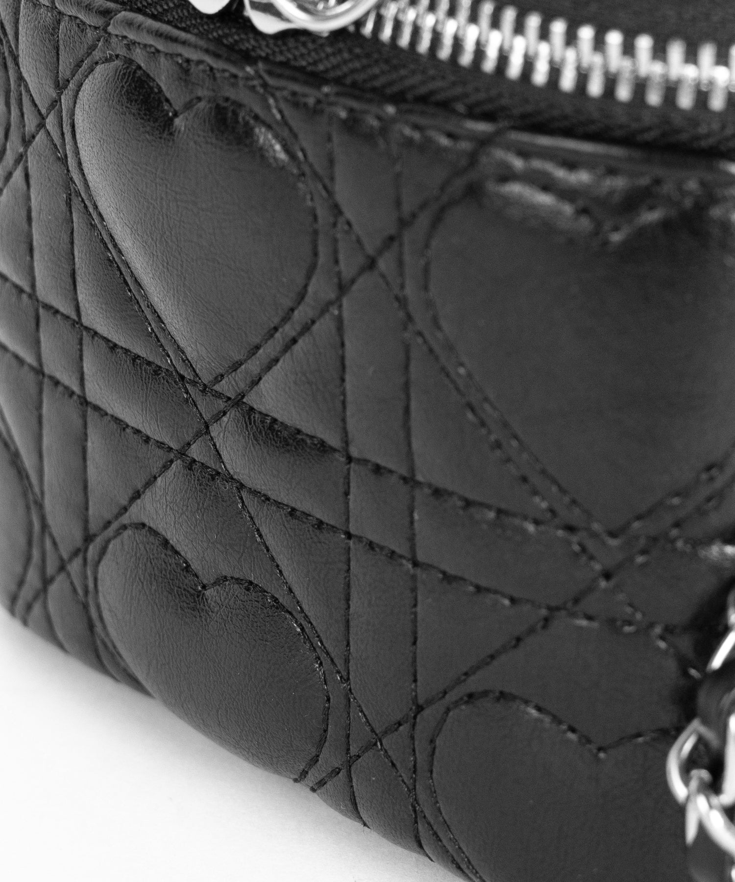 ハートキルティングミニバニティバッグ / heart quilted mini vanity bag
