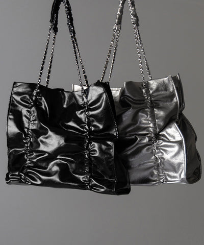 【 ３color ／ A4収納可 】ダブルシャーリングフェイクレザースクエアチェーンバッグ ／ double shirring fake leather square chain bag