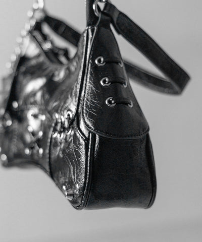【 ショルダーストラップ付 】ピアッシングレースアップショルダーバッグ ／ piercing lace-up vintage shoulder bag