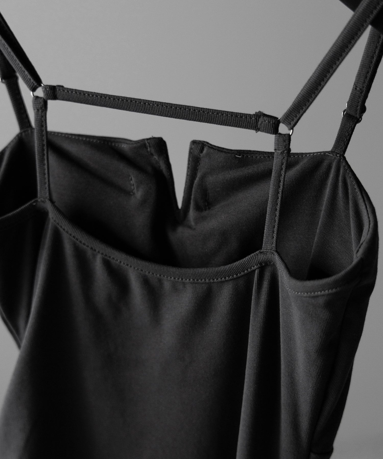 【 パッド付き 】バックストラップサイドシャーリングスリットロングキャミワンピース ／ back strap side shirring slit long cami onepiece