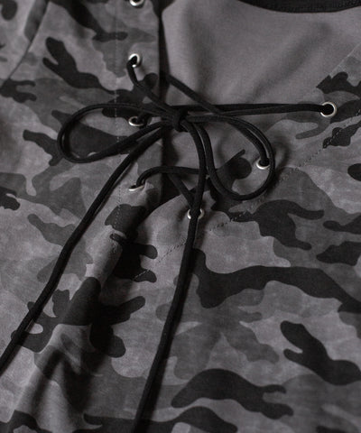 ヴィンテージカモフラレースアップショートＴシャツ　／ Vintage camouflage lace-up short T-shirt