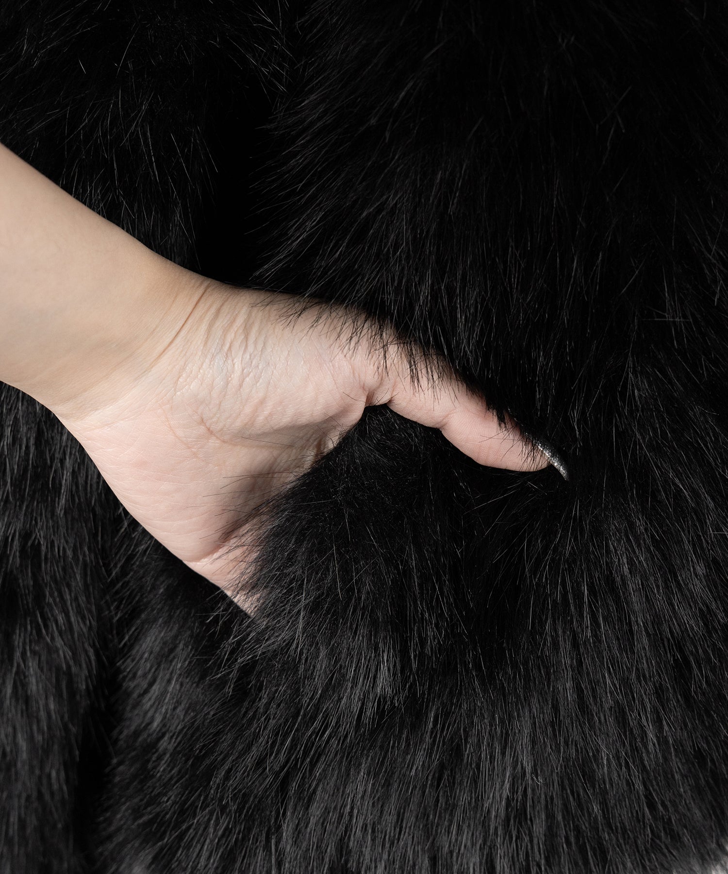 フェイクファーフーディミドルコート ／ fake fur hoodie middle coat