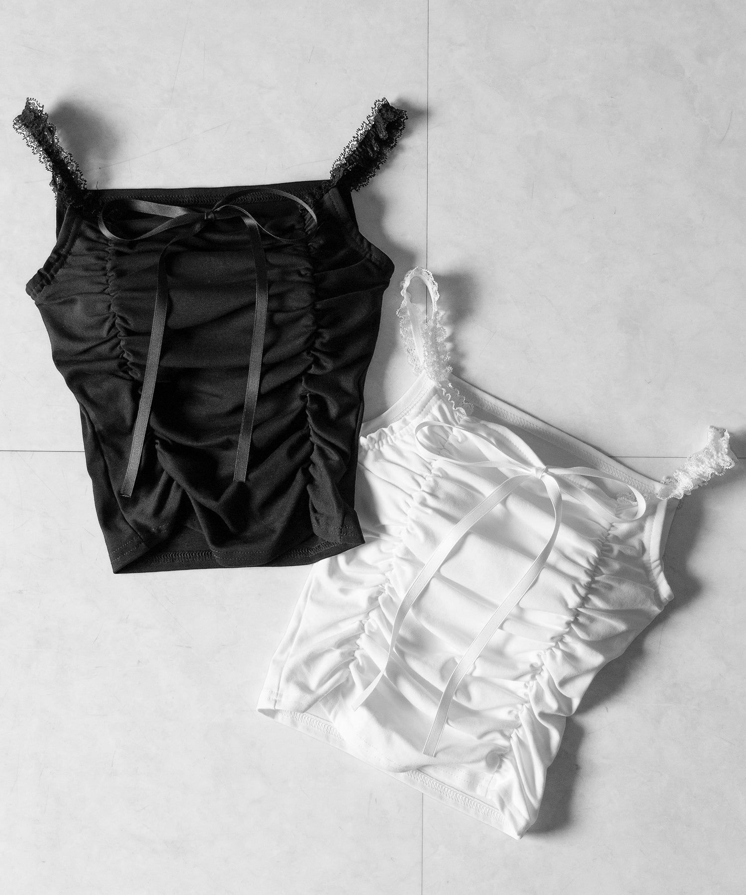 シャーリングギャザーフロントリボンキャミソール ／ shirring gather front ribbon camisole