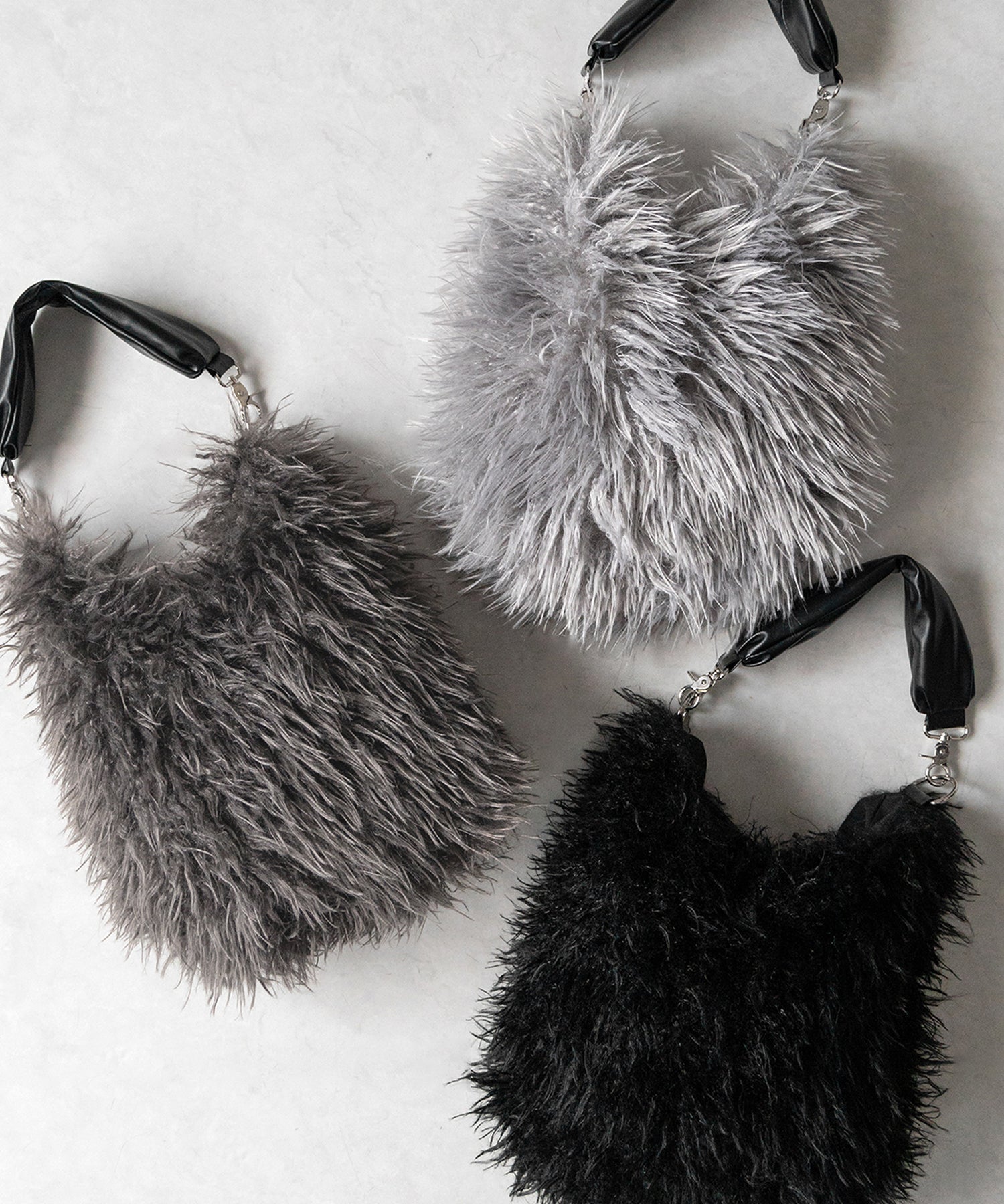 【 ショルダーストラップ付き２WAY 】バイカラーシャギーファーショルダーバッグ ／ bicolor shaggy fur shoulder bag