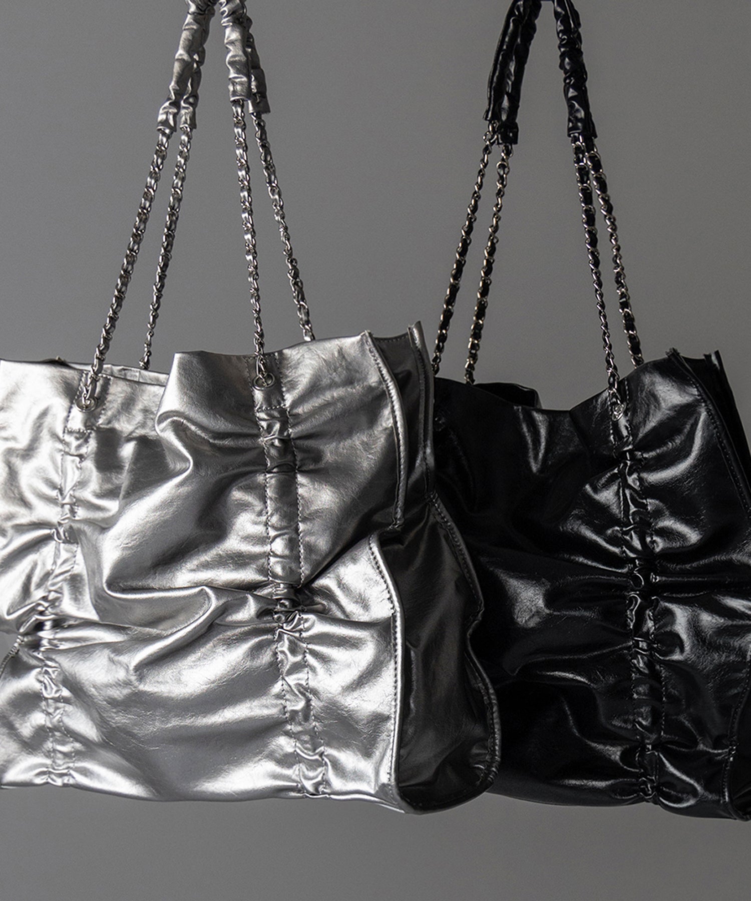 【 ３color ／ A4収納可 】ダブルシャーリングフェイクレザースクエアチェーンバッグ ／ double shirring fake leather square chain bag