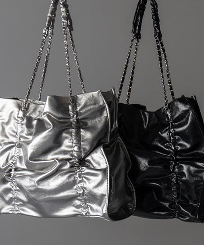 【 ３color ／ A4収納可 】ダブルシャーリングフェイクレザースクエアチェーンバッグ ／ double shirring fake leather square chain bag
