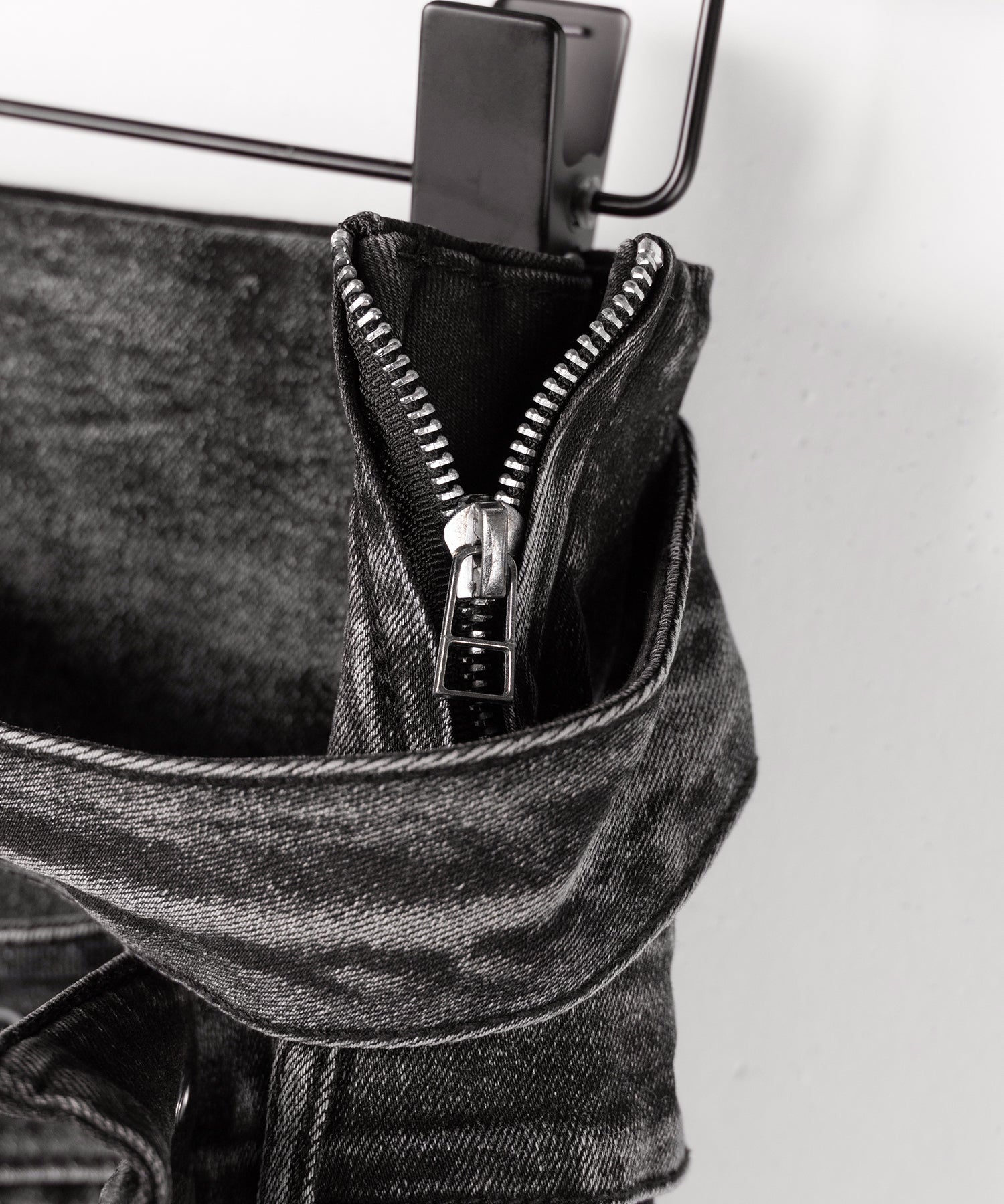 【 インパン裏地付 】ダブルベルトヴィンテージデニムプリーツミニスカート ／ double belt vintage denim pleats mini skirt