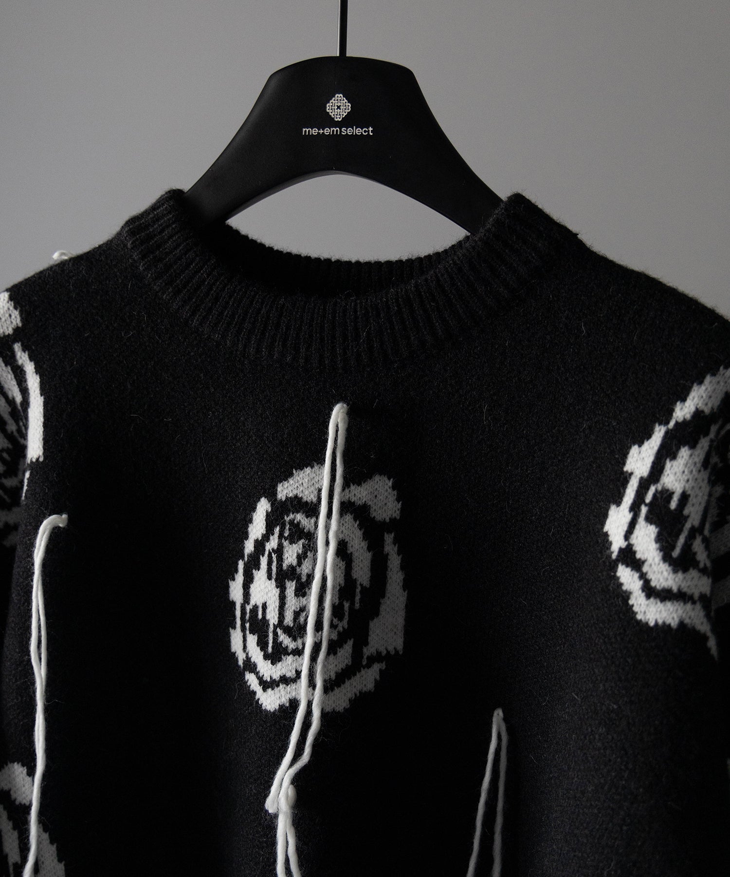 バラジャガードフリンジビッグシルエットニット ／ rose jacquard fringe big silhouette knit