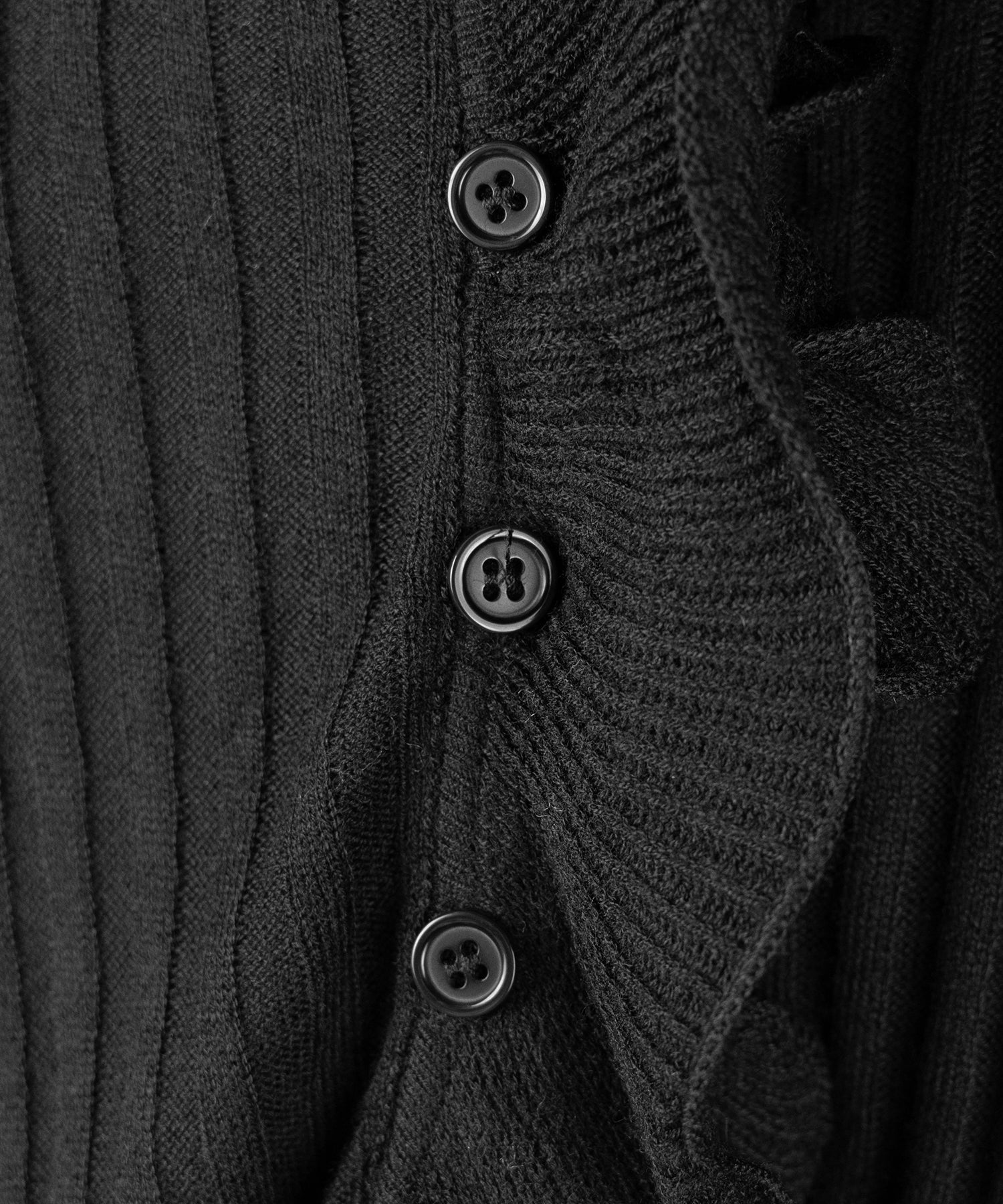 シアーフリル長袖リブニットカーディガン ／ sheer frill long-sleeve ribbed knit cardigan