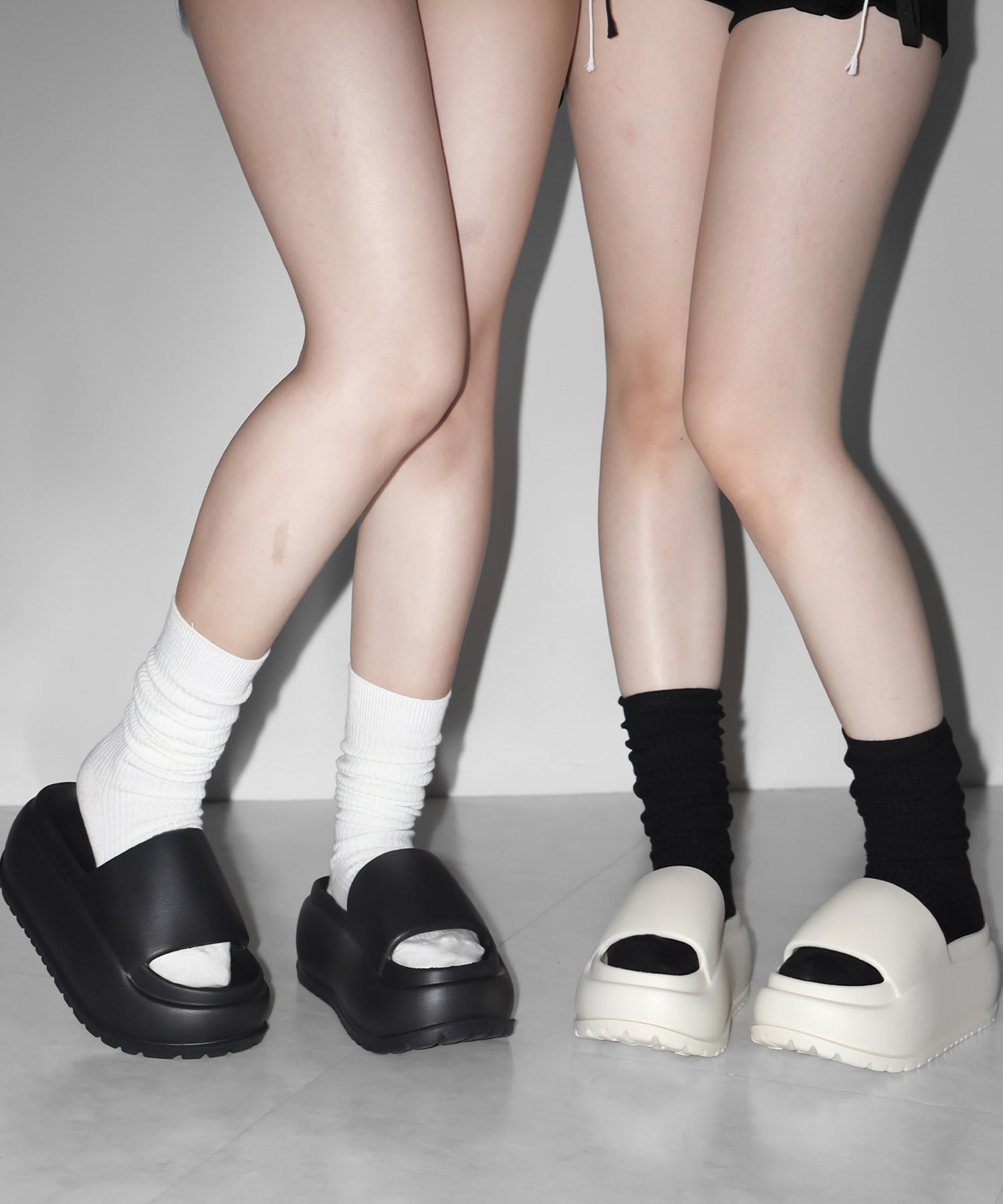 厚底ボリュームソールパフィースライドサンダル／platform volume sole puffy slide sandals