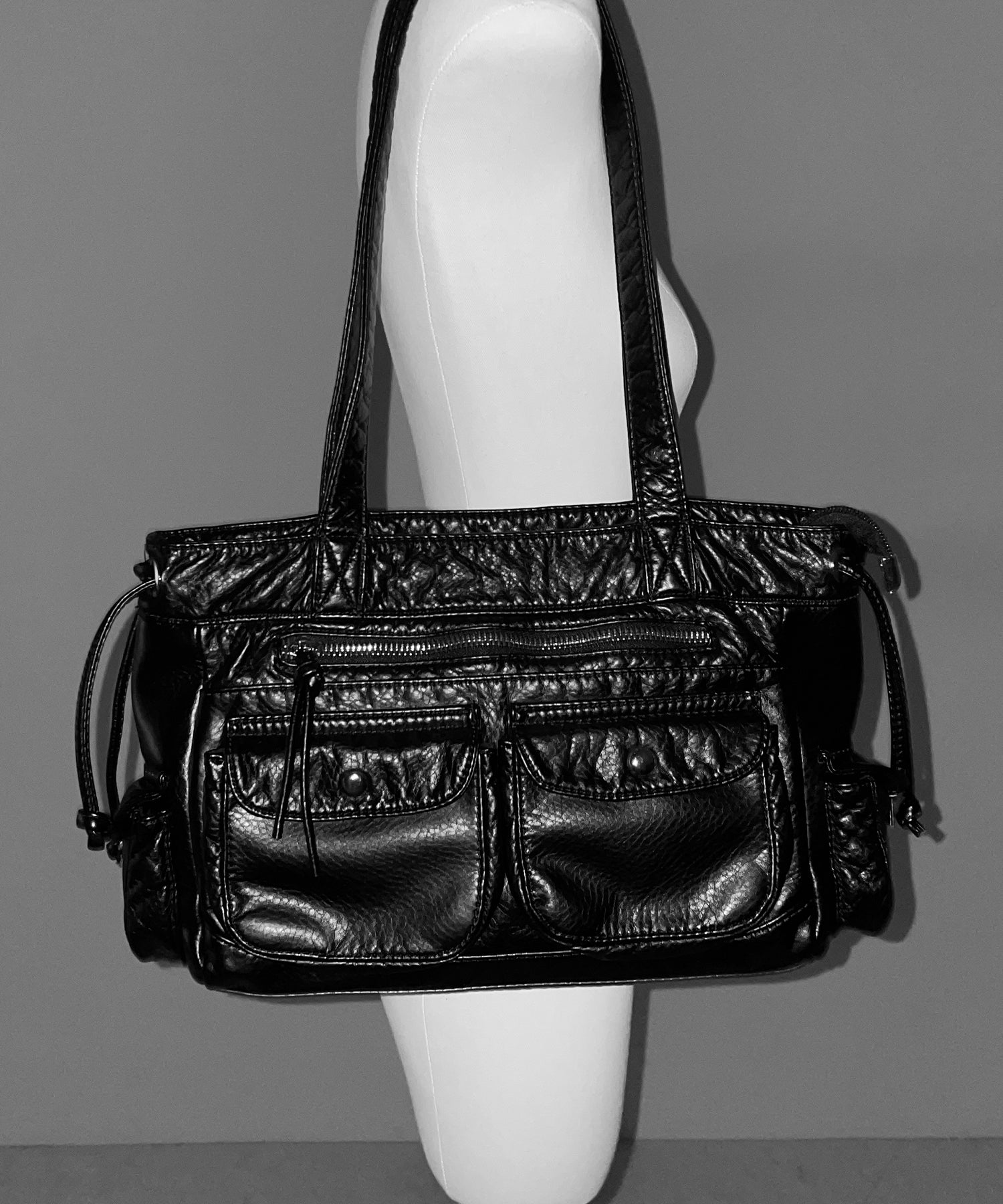 【 ３color 】アウトポケットジップアップエンボスヴィンテージハンドバッグ ／ out pocket zipup embossed vintage handbag