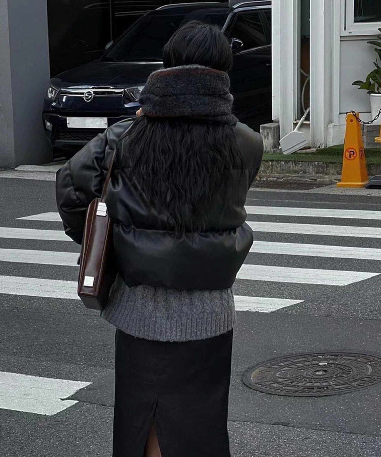 【 裾絞り可能２way 】フェイクレザーショートパファーダウンジャケット
